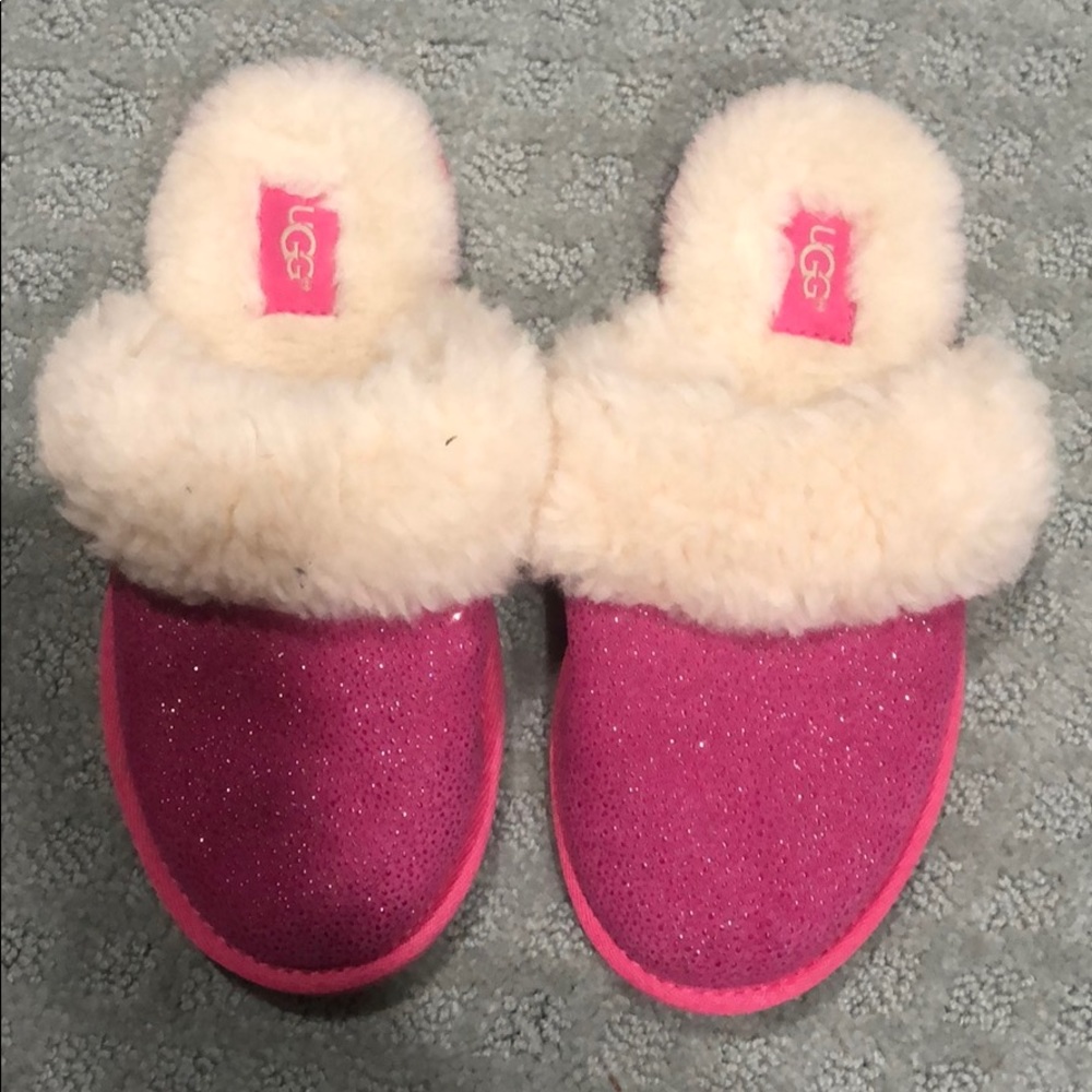 Girls ugh slippers xs